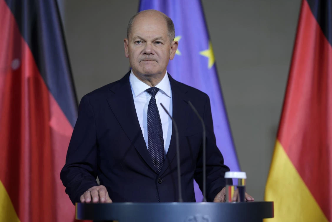 German Chancellor Olaf Scholz gives a statement after a meeting with government leaders in Berlin on Nov. 6, 2024. (AP)