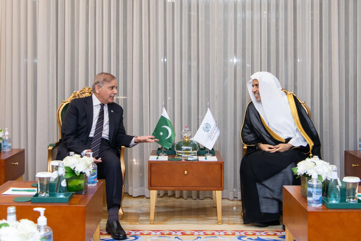 Pakistan’s Prime Minister Shehbaz Sharif meets with Dr. Mohammed bin Abdulkarim Al-Issa, the Muslim World League ’s secretary-general, in Makkah. (Supplied)