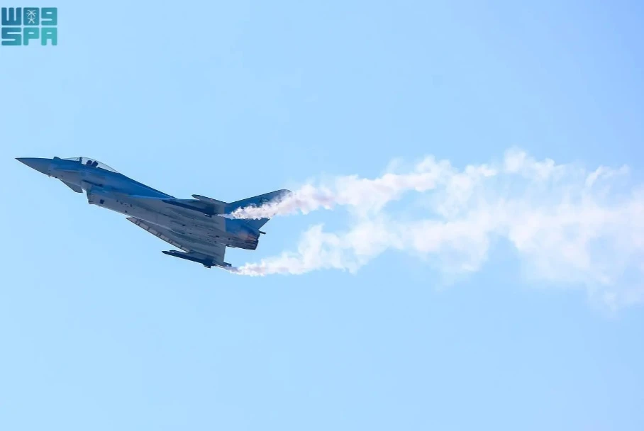 Saudi jets fly solo at Bahrain airshow