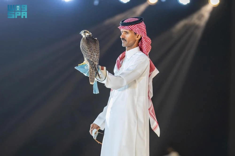 The event plays a vital role in preserving Saudi Arabia’s cultural, economic and historical heritage while supporting falconry activities and developing the local falcon auction market. (SPA)