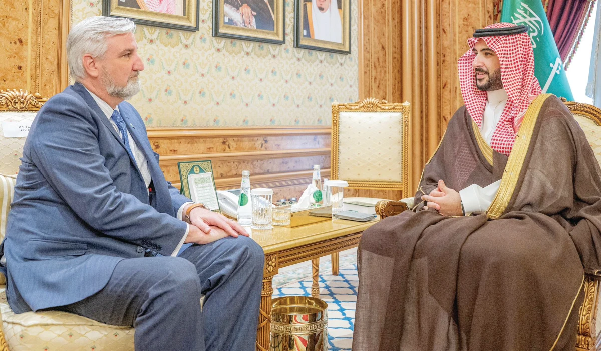 Saudi defense minister meets governor of US State of Indiana