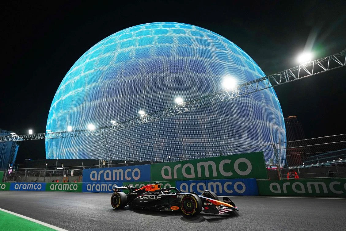 Max Verstappen of the Netherlands driving the (1) Oracle Red Bull Racing RB20 on track during practice ahead of the F1 Grand Prix of Las Vegas at Las Vegas Strip Circuit on Nov. 21, 2024 in Nevada. (AFP)