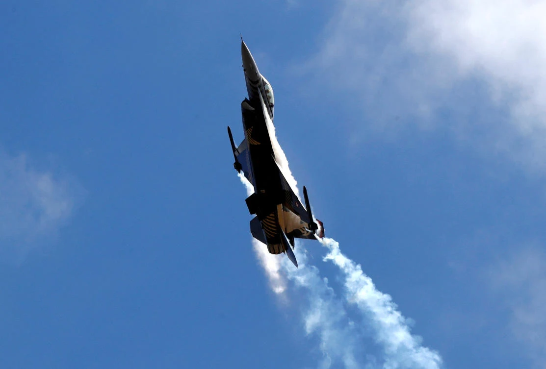 An F-16 aircraft of the Turkish Stars aerobatic team of the Turkish Air Force performs during Teknofest airshow over the city's new airport under construction in Istanbul, Turkey, Sept. 20, 2018. (Reuters)
