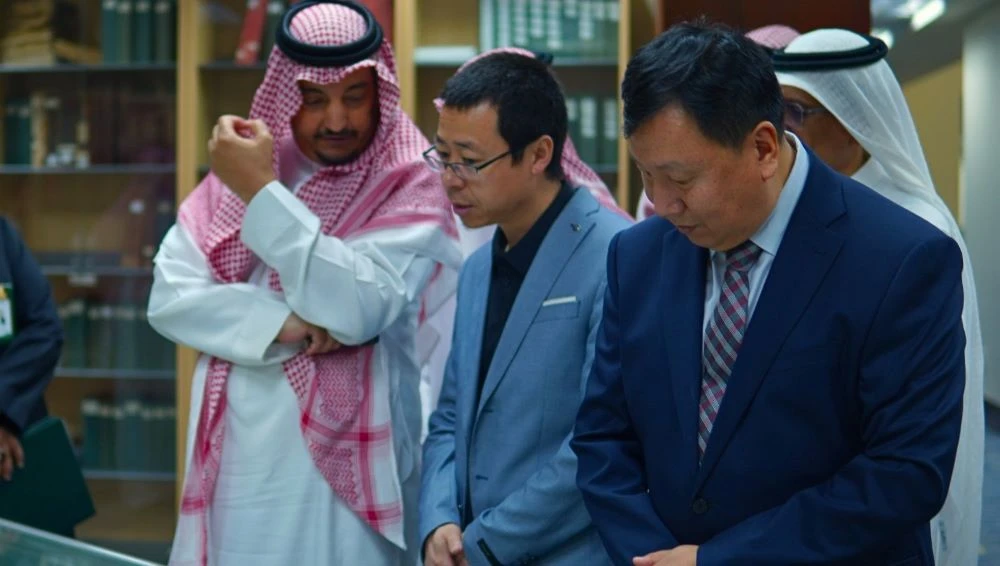 A delegation from China’s Henan University visited King Abdulaziz University (KAU) in Jeddah. (X/@kauedu_sa)