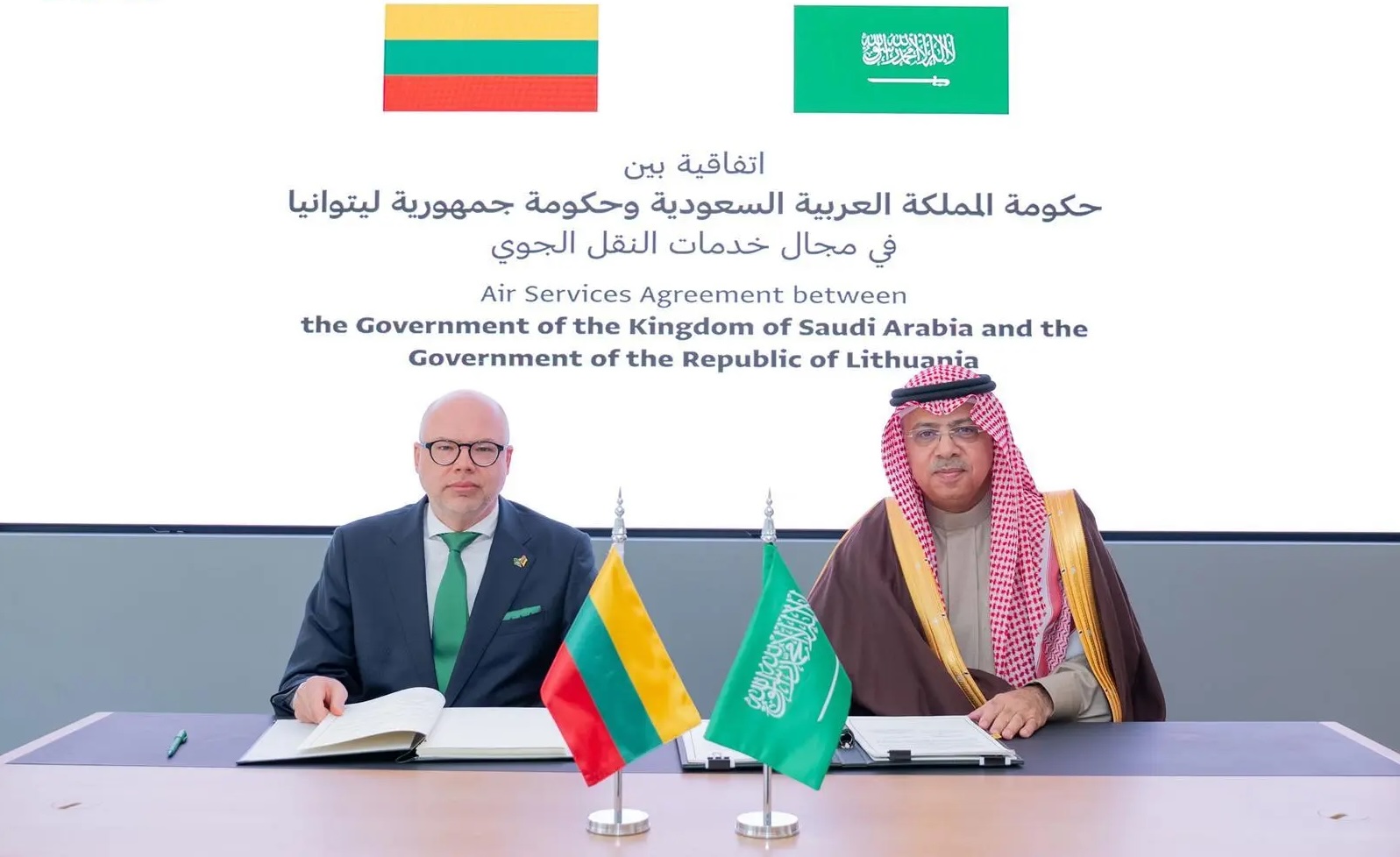Abdulaziz Al-Duailej, the president of the General Authority for Civil Aviation, and Ramunas Davidonis, the Lithuanian ambassador to Saudi Arabia, Dec. 2 (SPA)