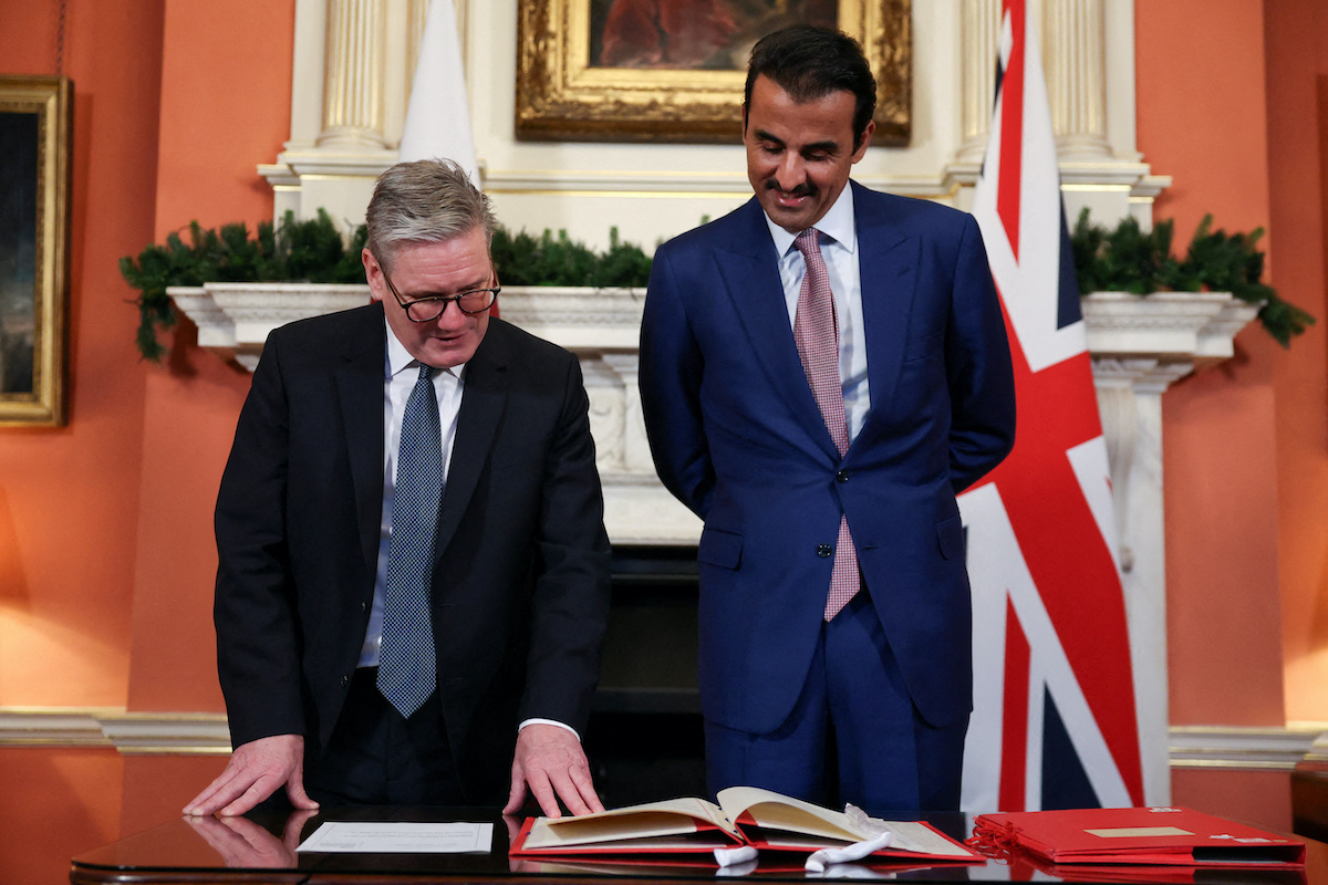 Qatar emir and UK prime minister discuss investment relations