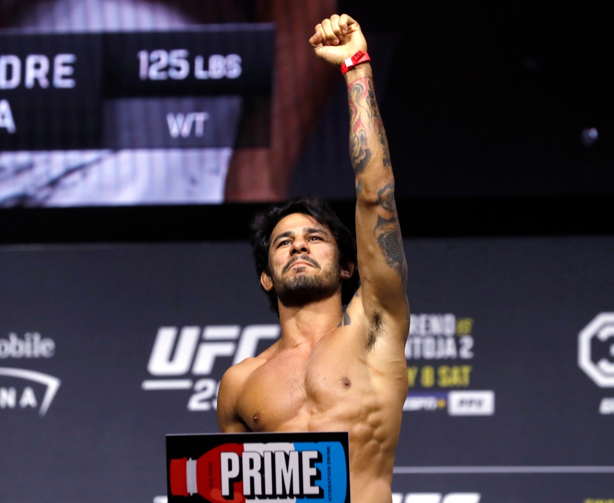Alexandre Pantoja will defend his flyweight championship against Kai Asakura, who is making his UFC debut. Pantoja (28-5) is making his third title defense since winning a split decision over Brandon Moreno at UFC 290 on July 8, 2023. (Las Vegas Sun via AP, File)