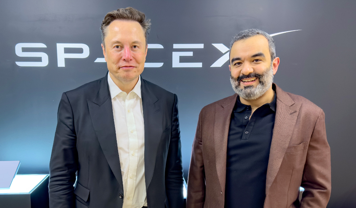 Elon Musk, CEO of Tesla Motors, receives Saudi Minister of Communications and Information Technology Abdullah Al-Swaha. (Supplied)