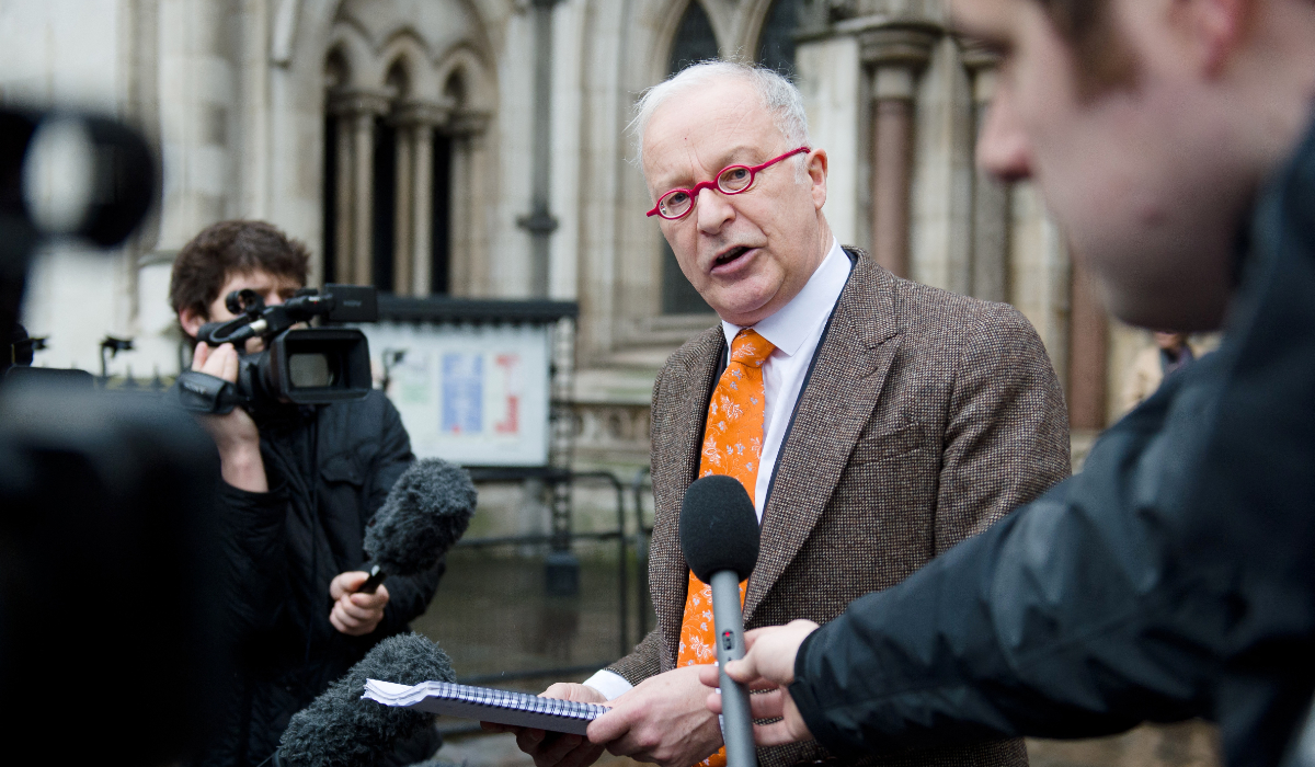 Phil Shiner of Public Interest Lawyers outlines his case against the Ministry of Defence to members of the media as he stands outside the High Court in central London on January 29, 2013. (AFP file photo)
