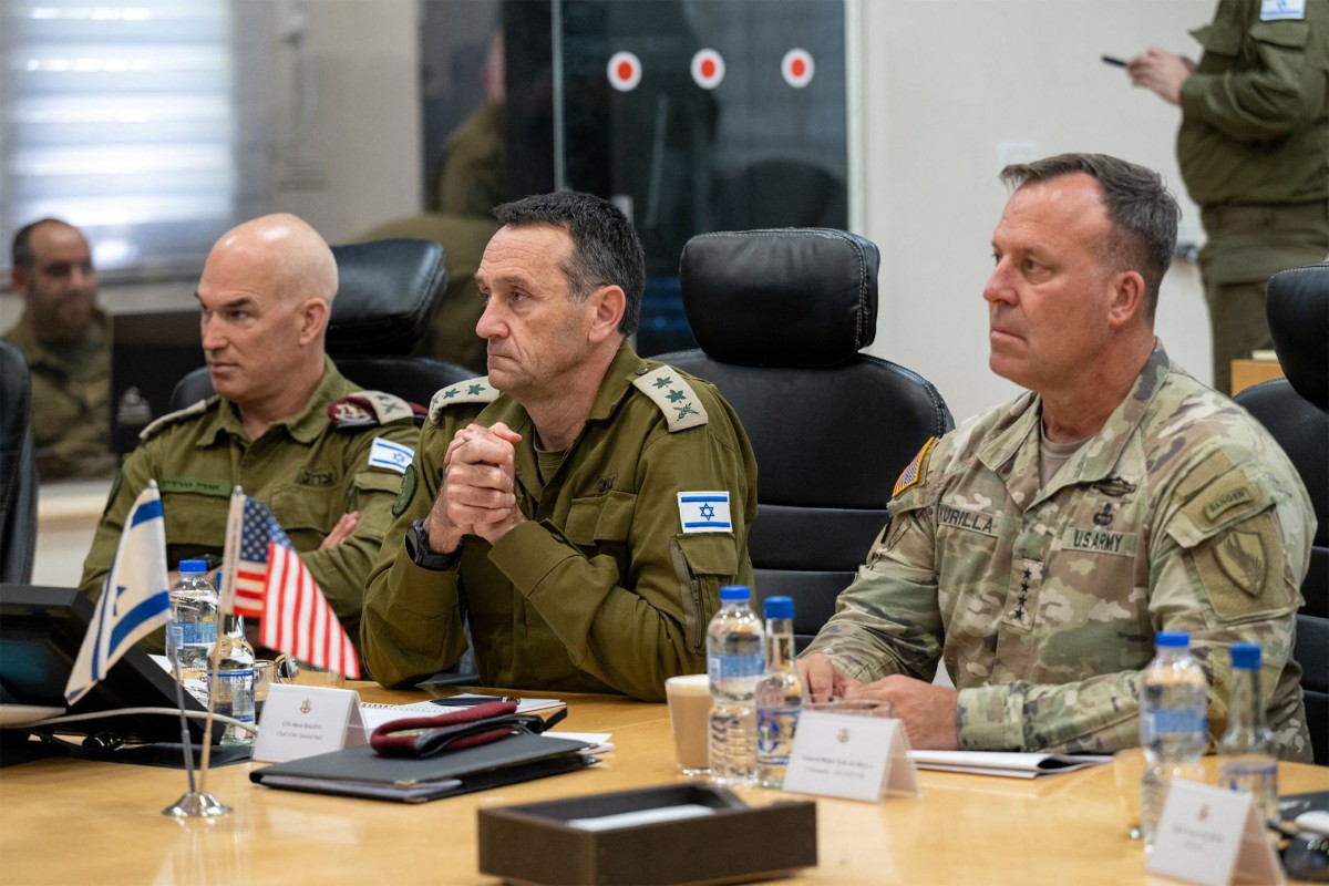 File photo of Commander of US Central Command (CENTCOM), General Michael Erik Kurilla (R) attending a meeting with Israeli army Chief of General Staff Lieutenant General Herzi Halevi (C) (AFP)