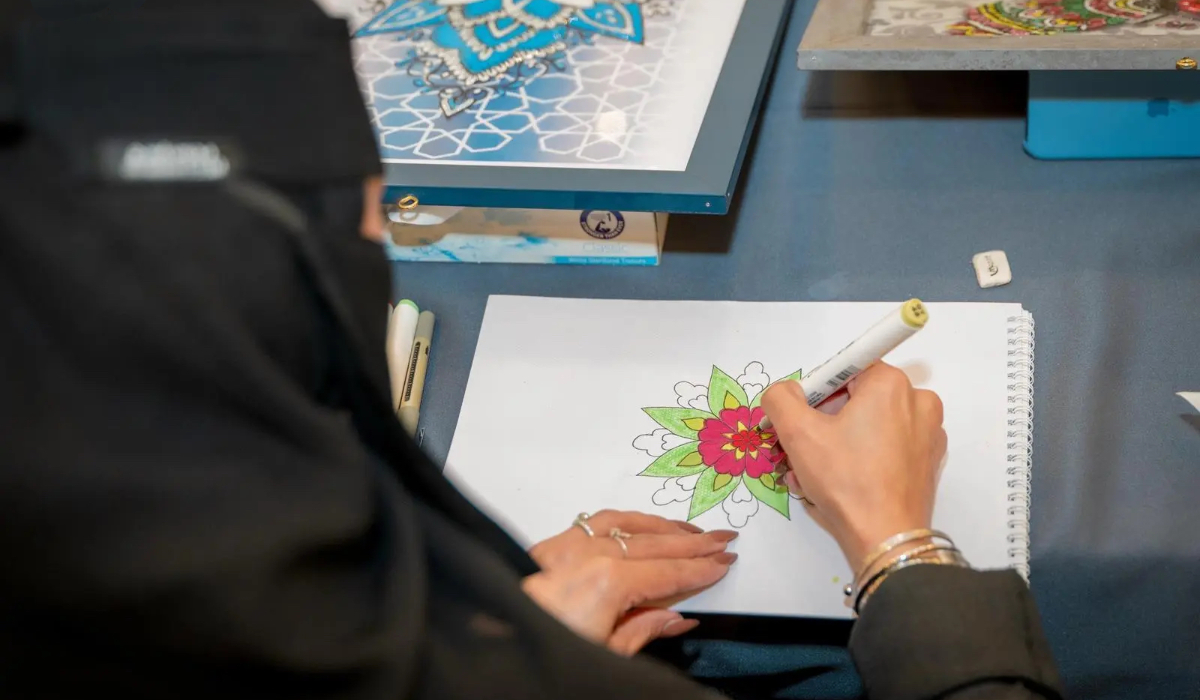 Those taking part learn traditional Islamic, geometric and floral decorative patterns, with several female artists creating striking designs. (SPA)