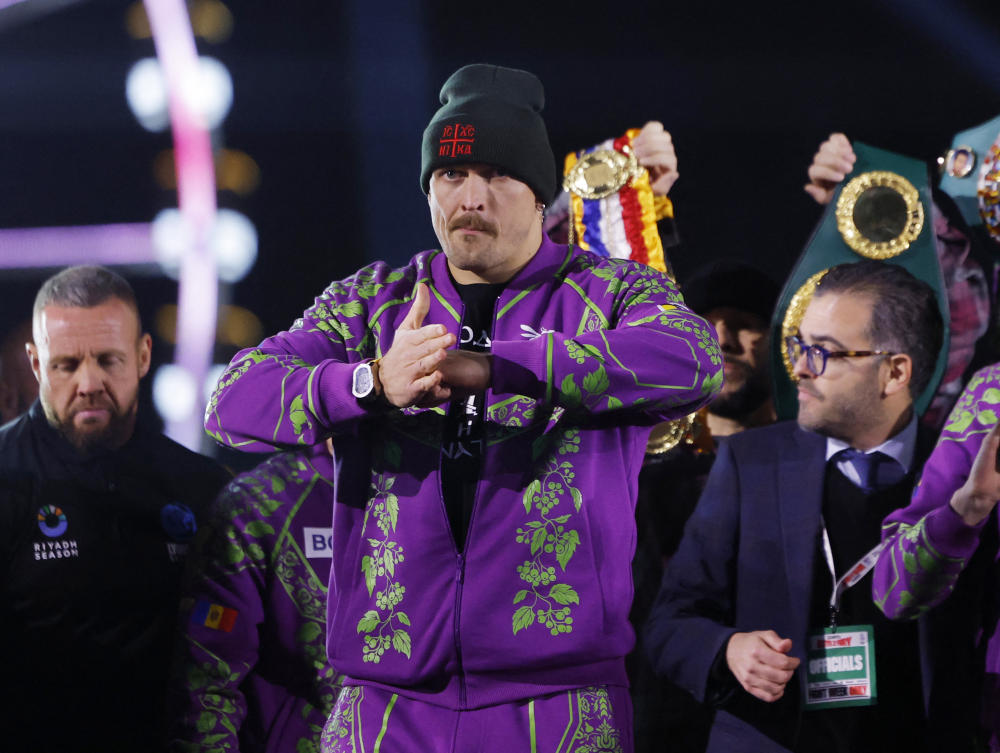 ‘Don’t hit him too hard!’: Zelensky tells Usyk not to endanger British arms deal