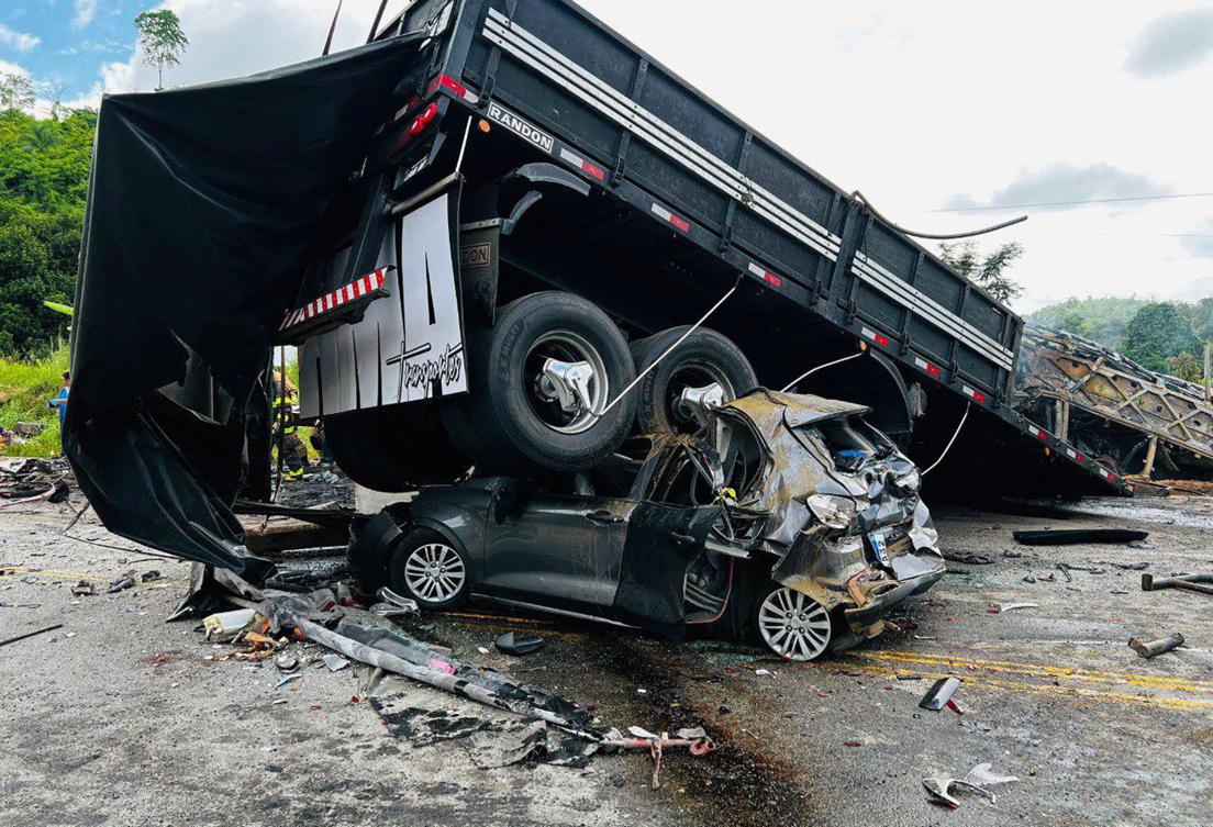 The incident happened at BR-116 highway according to a press release by Minas Gerais Fire Department. (AFP PHOTO/Minas Gerais Fire Department)