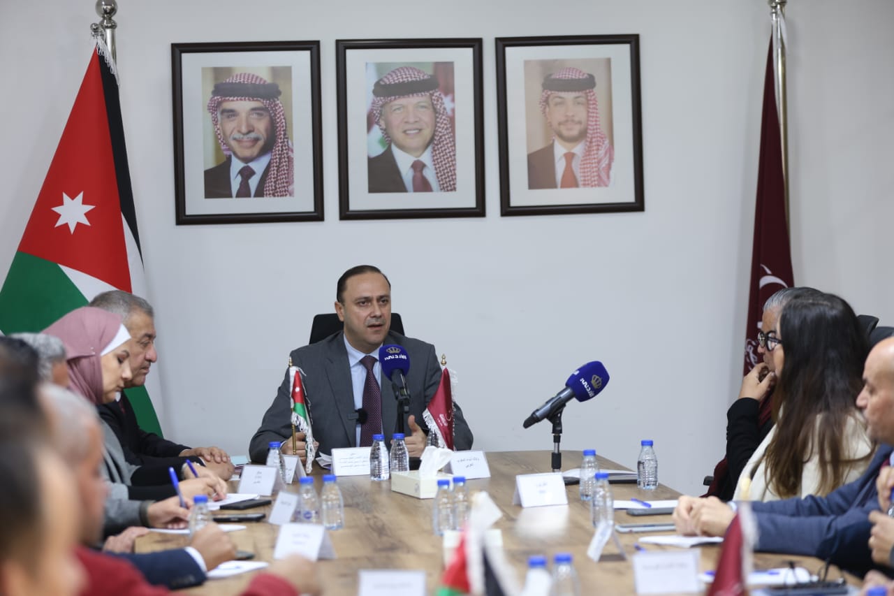 Jordanian Minister of Government Communication Mohammad Momani during the meeting, Dec. 22 (Petra)