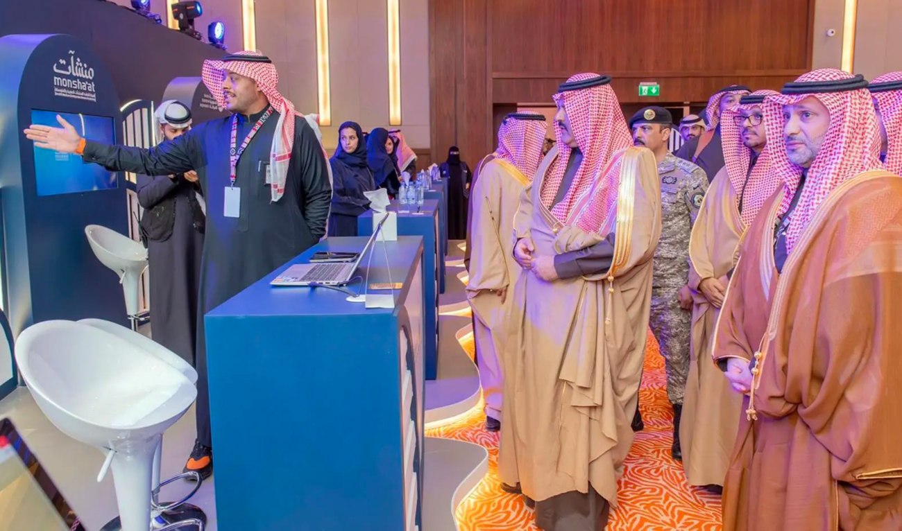 During the tour, Hail Gov. Prince Abdulaziz bin Saad bin Abdulaziz was briefed about the participating entities and their content. (SPA)
