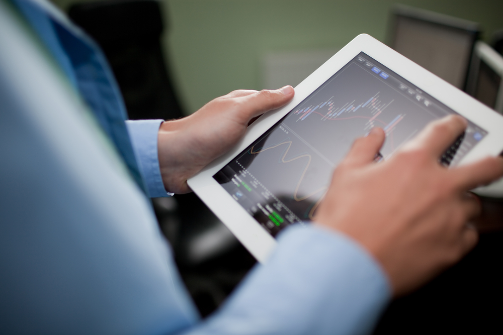 The total trading turnover of the benchmark index was SR3.5 billion ($942.7 million), as 140 of the listed stocks advanced, while 86 retreated. (Shutterstock)