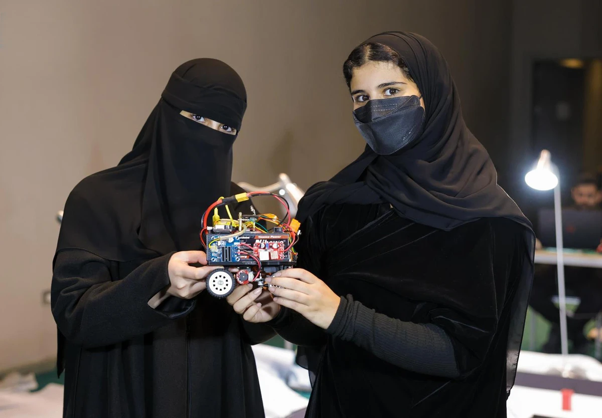 Al-Jawhara Al-Qahtani and Aseel Al-Jasser built the robot using AI, machine learning, 3D printing, and sensors connected to camera and radar technologies.(SPA)