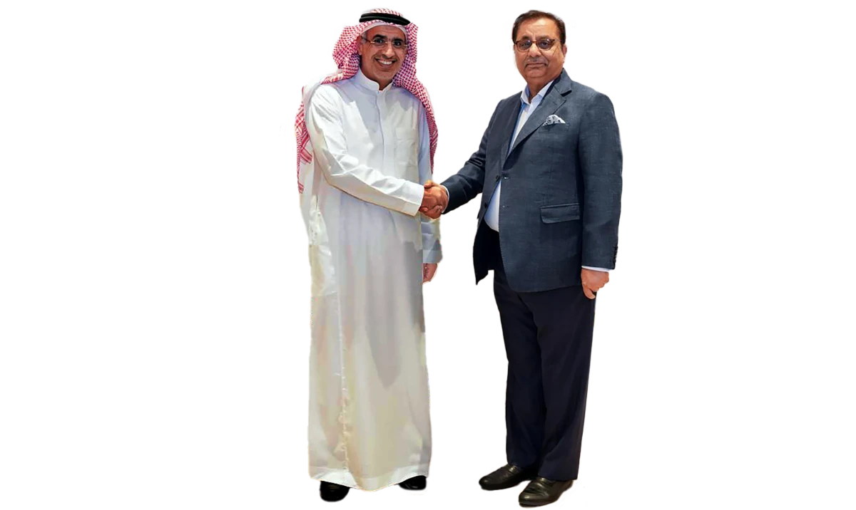 Sulaiman bin Abdulrahman Al-Rumaih, CEO of SALIC, and Vijay Arora, chairman and managing director, LT Foods, announcing the expansion of LT Foods into Saudi Arabia.