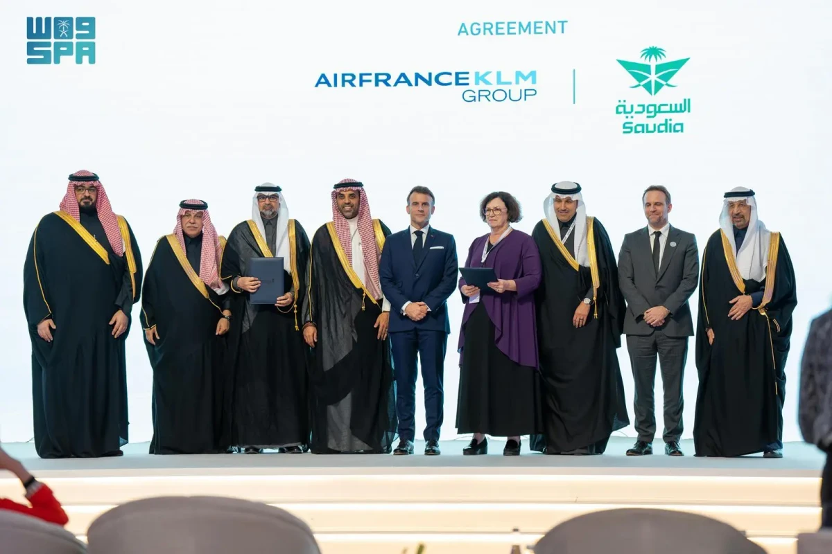 The signing ceremony was attended by French President Emmanuel Macron, Saudi Arabian Airlines Corp. Chairman Saleh Al-Jasser, Saudia Group Director Gen. Ibrahim Al-Omar, and several other dignitaries and ministers. SPA