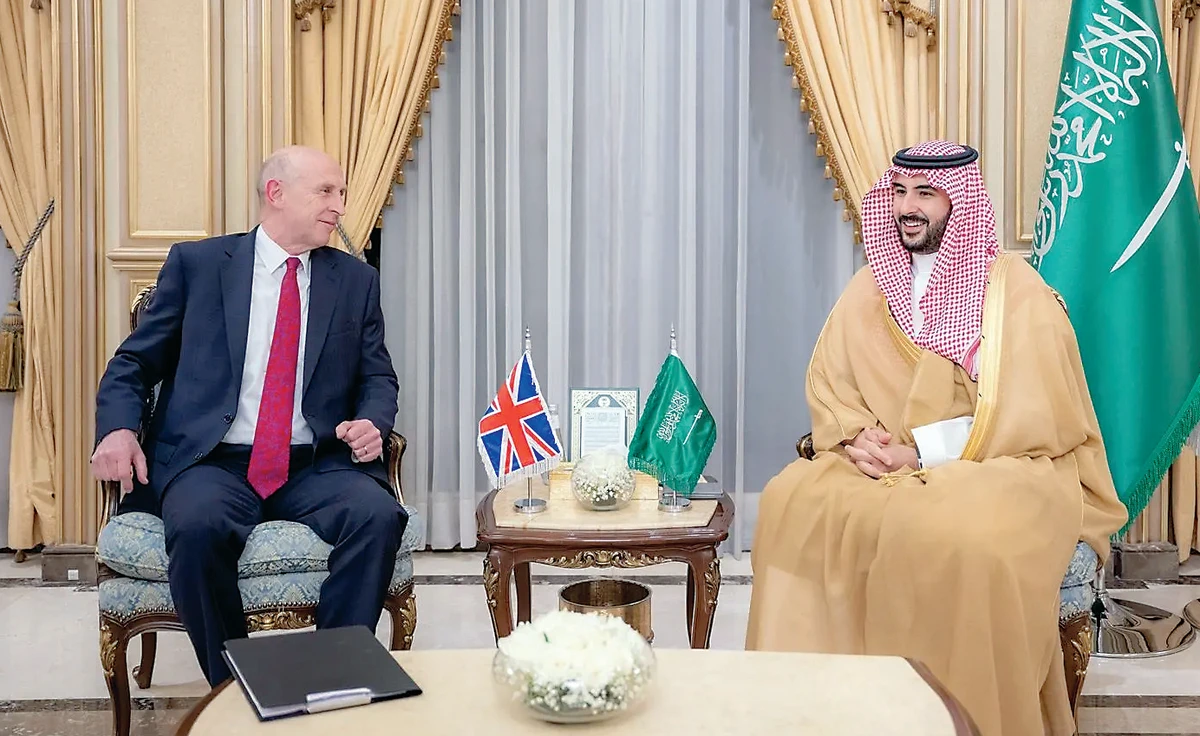 Saudi Defense Minister Prince Khalid bin Salman and his UK counterpart John Healey discussed Saudi-British strategic partnership in November. (SPA file photo)