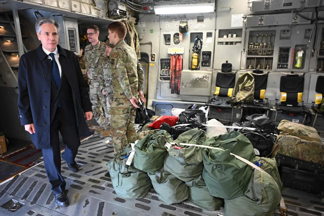 US Secretary of State Antony Blinken boards a US Air Force aircraft after his meetings in the Turkish capital Ankara on Dec. 13, 2024. (AFP)