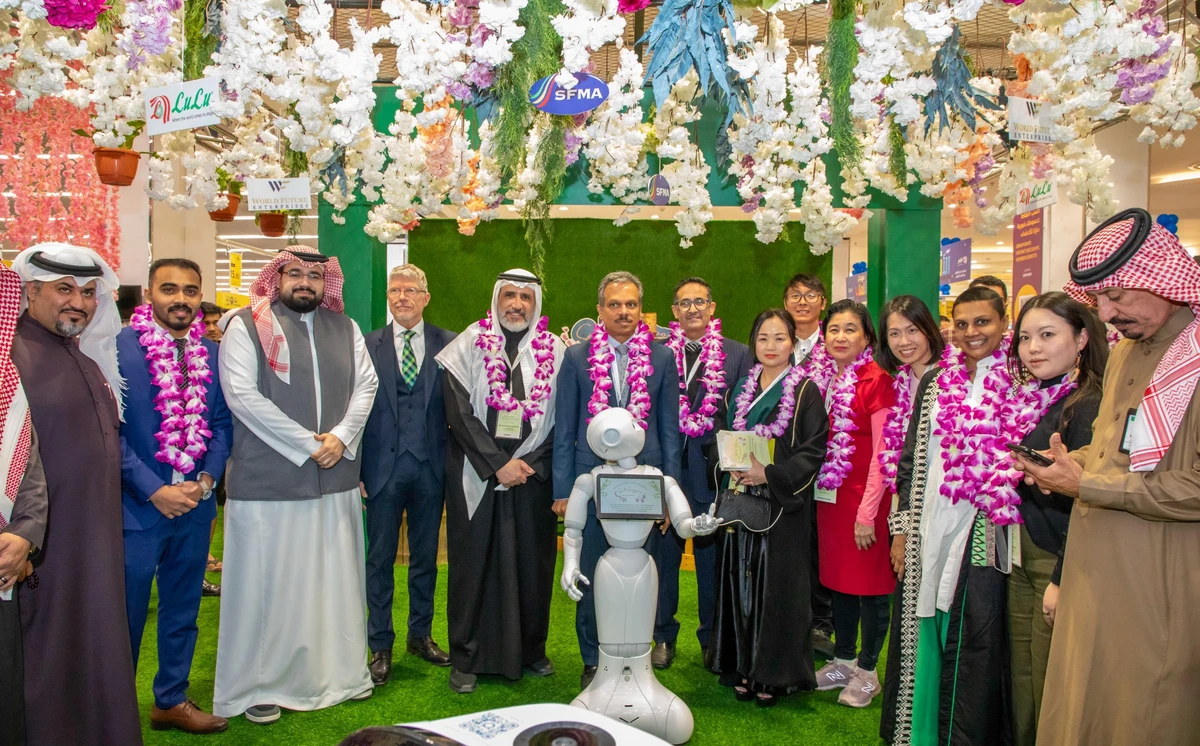 The opening ceremony was attended by Singaporean Ambassaor Premjith Sadasivan and Tonya Tan, founder of World Future Enterprises, alongside other dignitaries.
