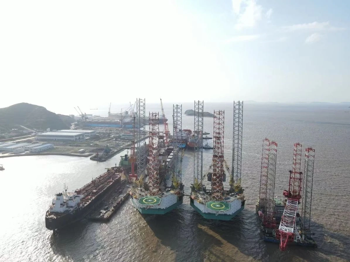 ADNOC Drilling’s two brand new jack-ups rigs have arrived in the UAE and will start operating by Q1. WAM