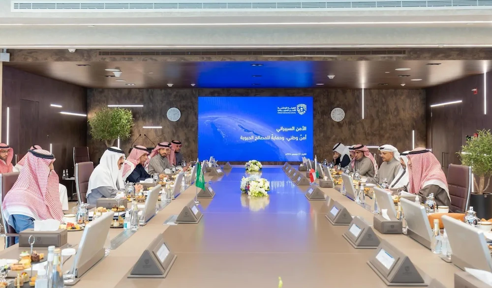 Kuwait’s deputy prime minister visited the National Cybersecurity Authority headquarters in Riyadh on Monday, accompanied by an official delegation. (SPA)