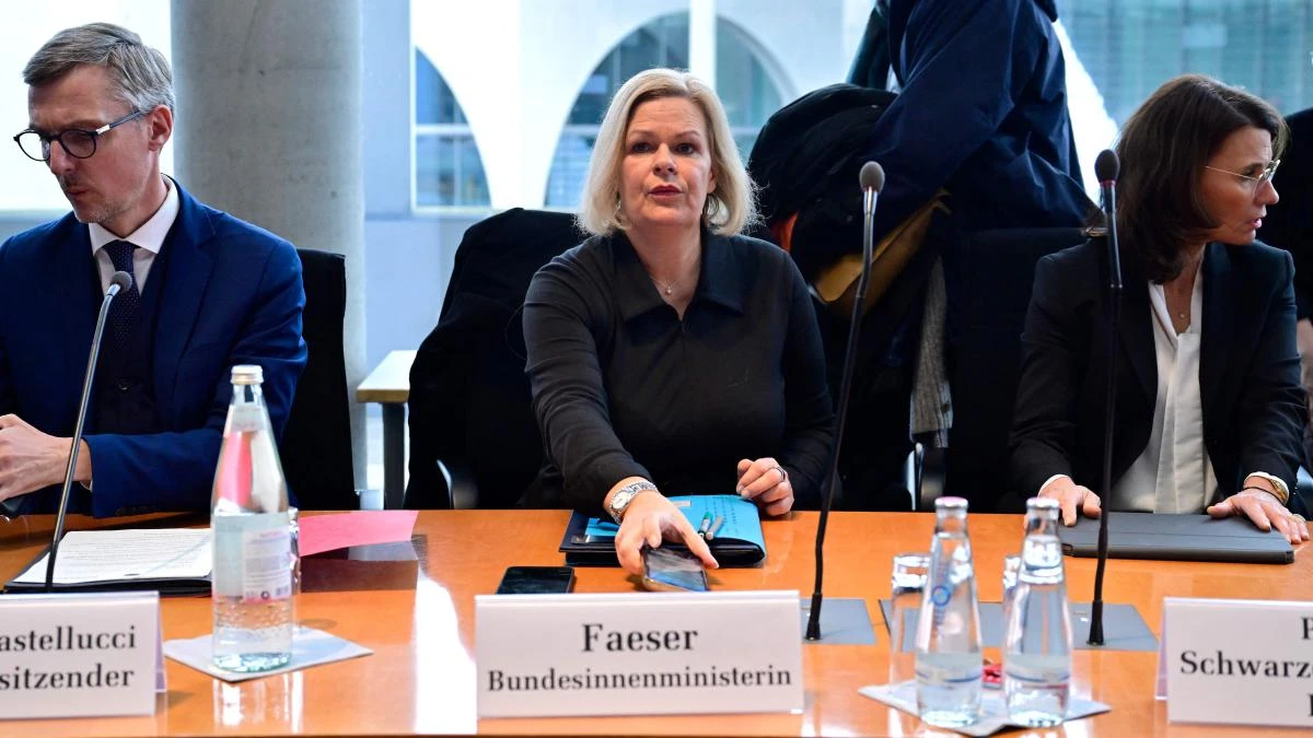 Signs Christmas market attack suspect mentally ill: German minister
