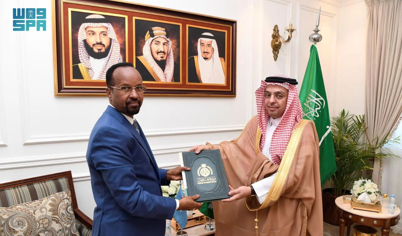 Cabdille presented his credentials to Al-Shehri at the ministry’s offices in Jeddah. (SPA)