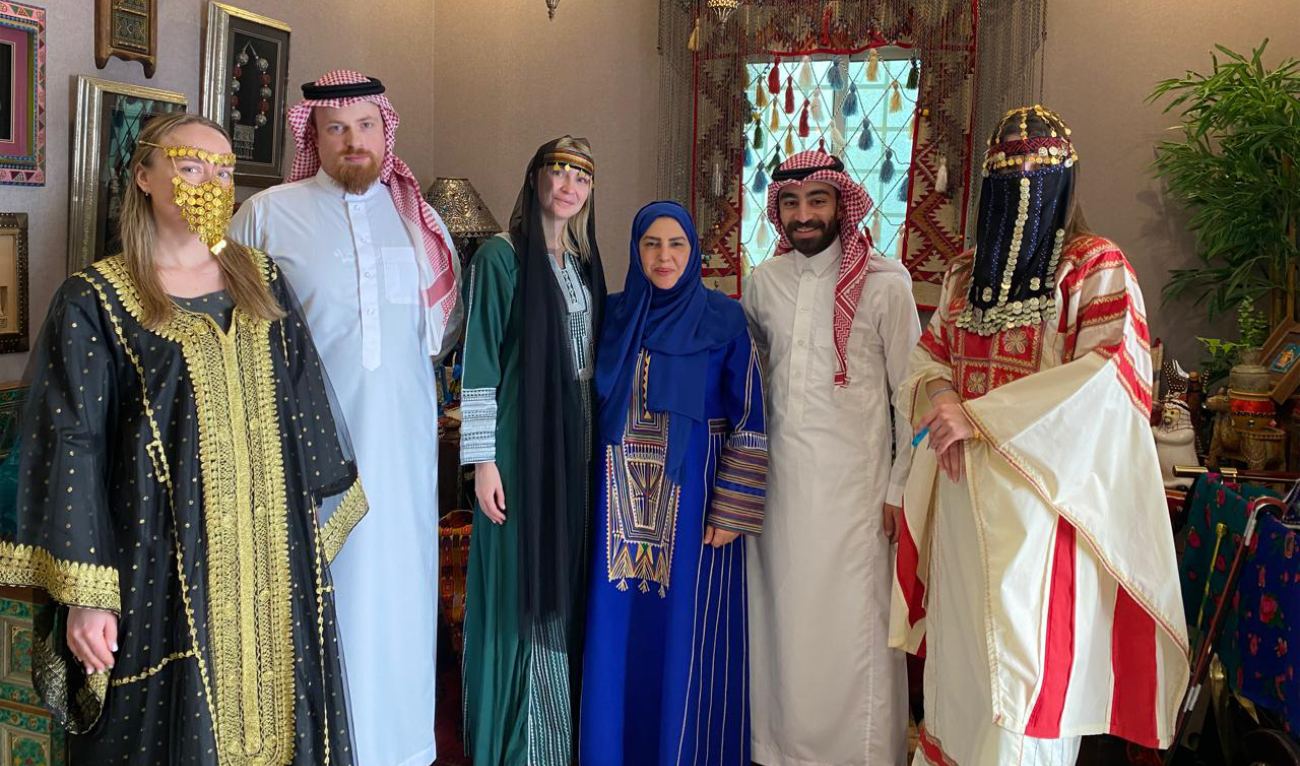 Fathima Alayan has created an experience for visitors that blends traditional Saudi hospitality with displays of artifacts and clothing and even cookery lessons. (Supplied)
