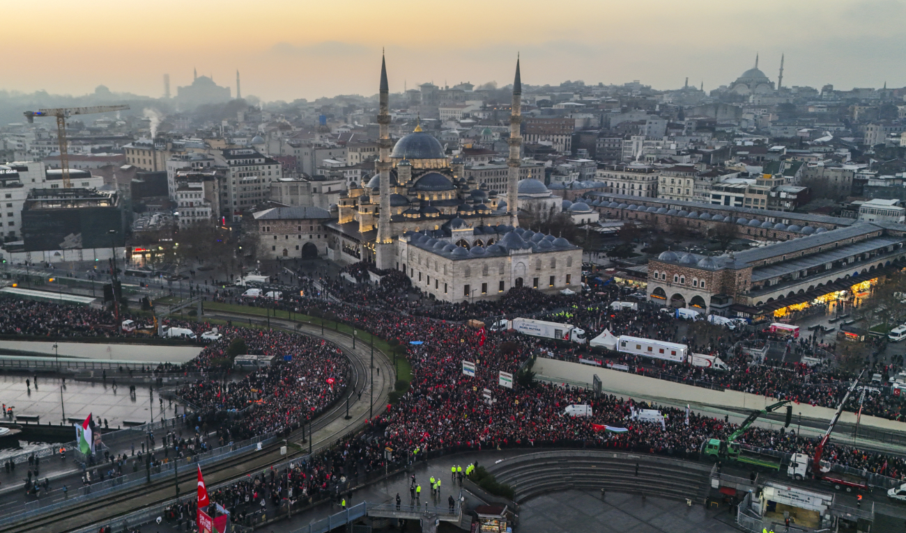 People demonstrate in solidarity with Palestinians amid the ongoing war in Gaza, in Istanbul, Turkey, Wednesday, Jan. 1, 2025. (AP)