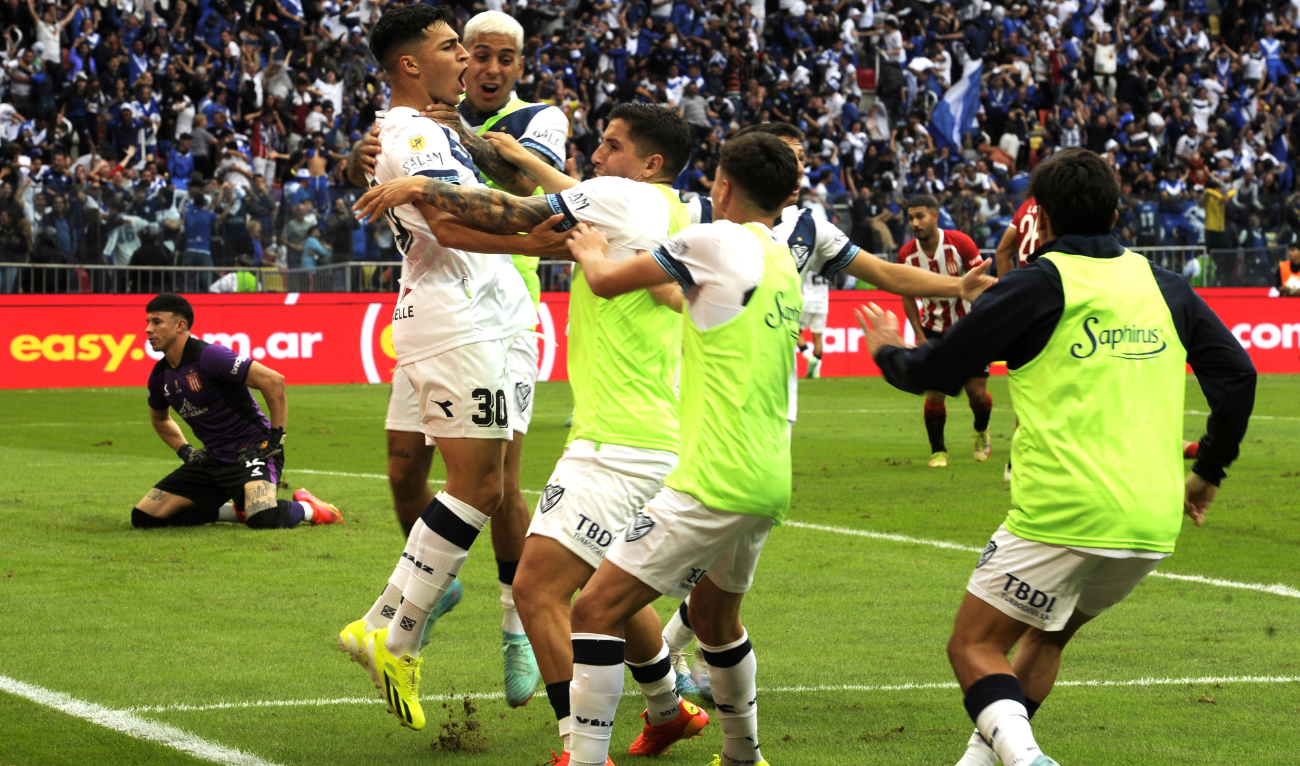 Bayern Leverkusen on Thursday signed Argentinian teenage striker Alejo Sarco, left, from Velez Sarsfield, describing the 18-year-old as 'a promise for the future.' (AFP)
