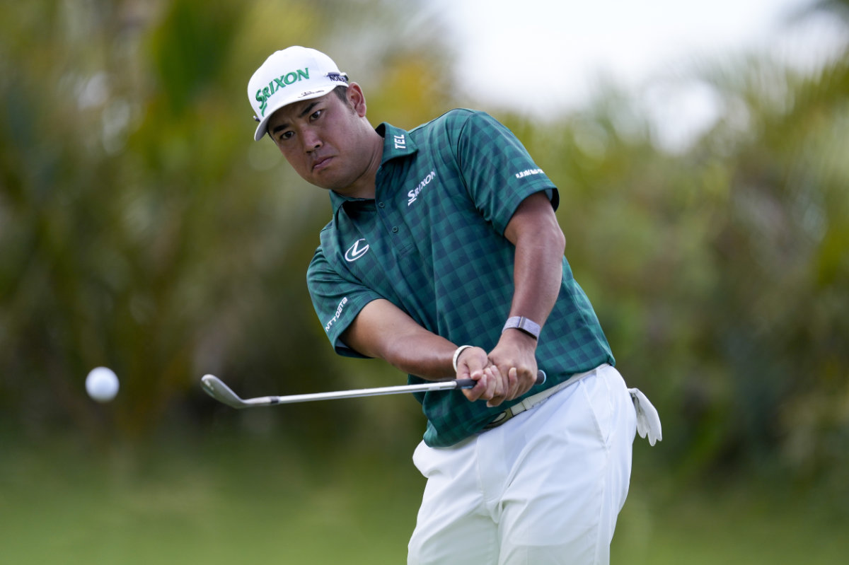 Matsuyama maintains one-shot lead over Morikawa on low-scoring day at Sentry