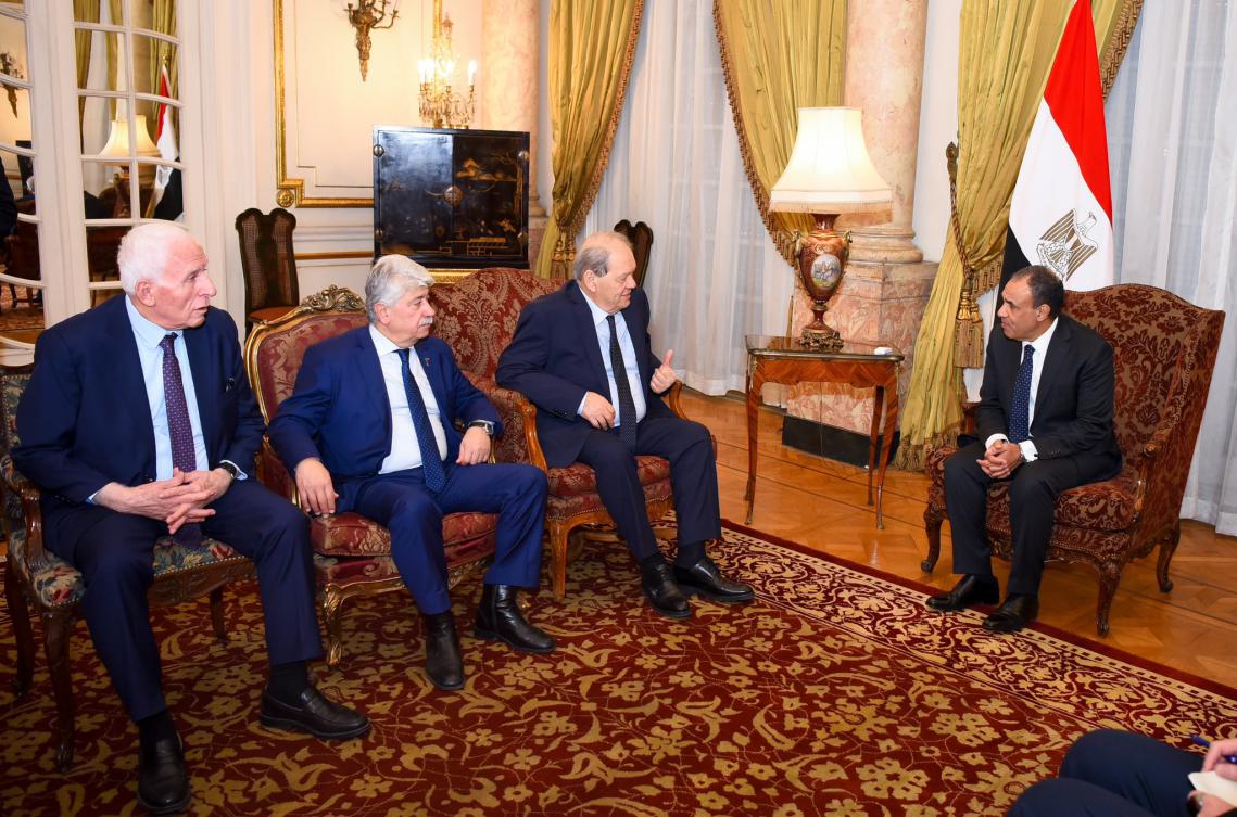 Egypt’s foreign minister meets with a Palestine Liberation Organization delegation Thursday. (@MfaEgypt)