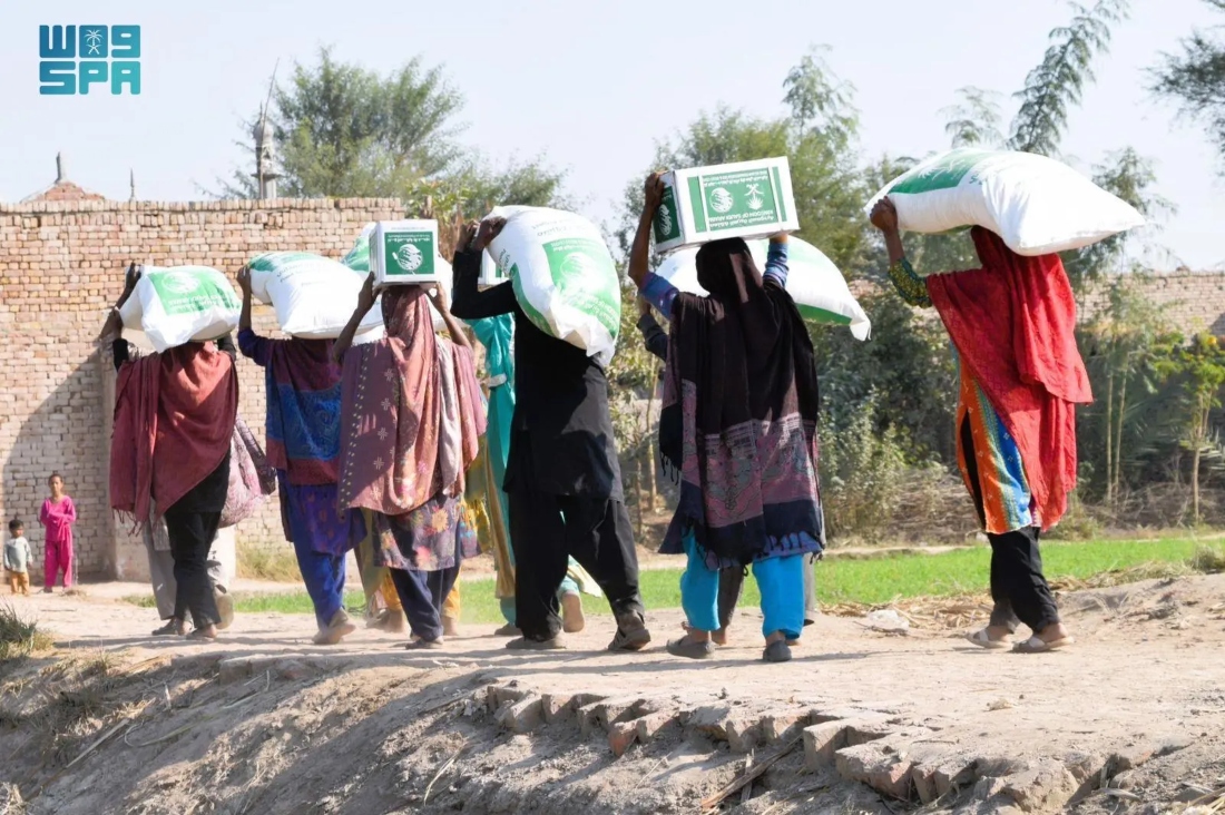 The aid provided by KSrelief helps people around the world. (SPA)