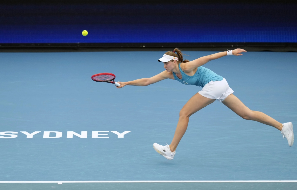 Rybakina says she disagrees with the WTA Tour’s decision to provisionally suspend her longtime coach, Stefano Vukov. (AP)