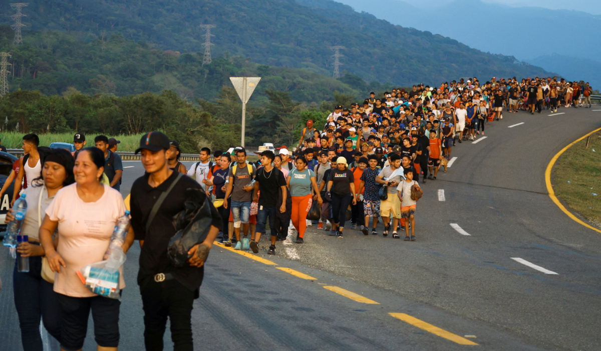 Migrants walk in a caravan bound for the northern border with the U.S., in Huixtla, Mexico January 13, 2025. (REUTERS)