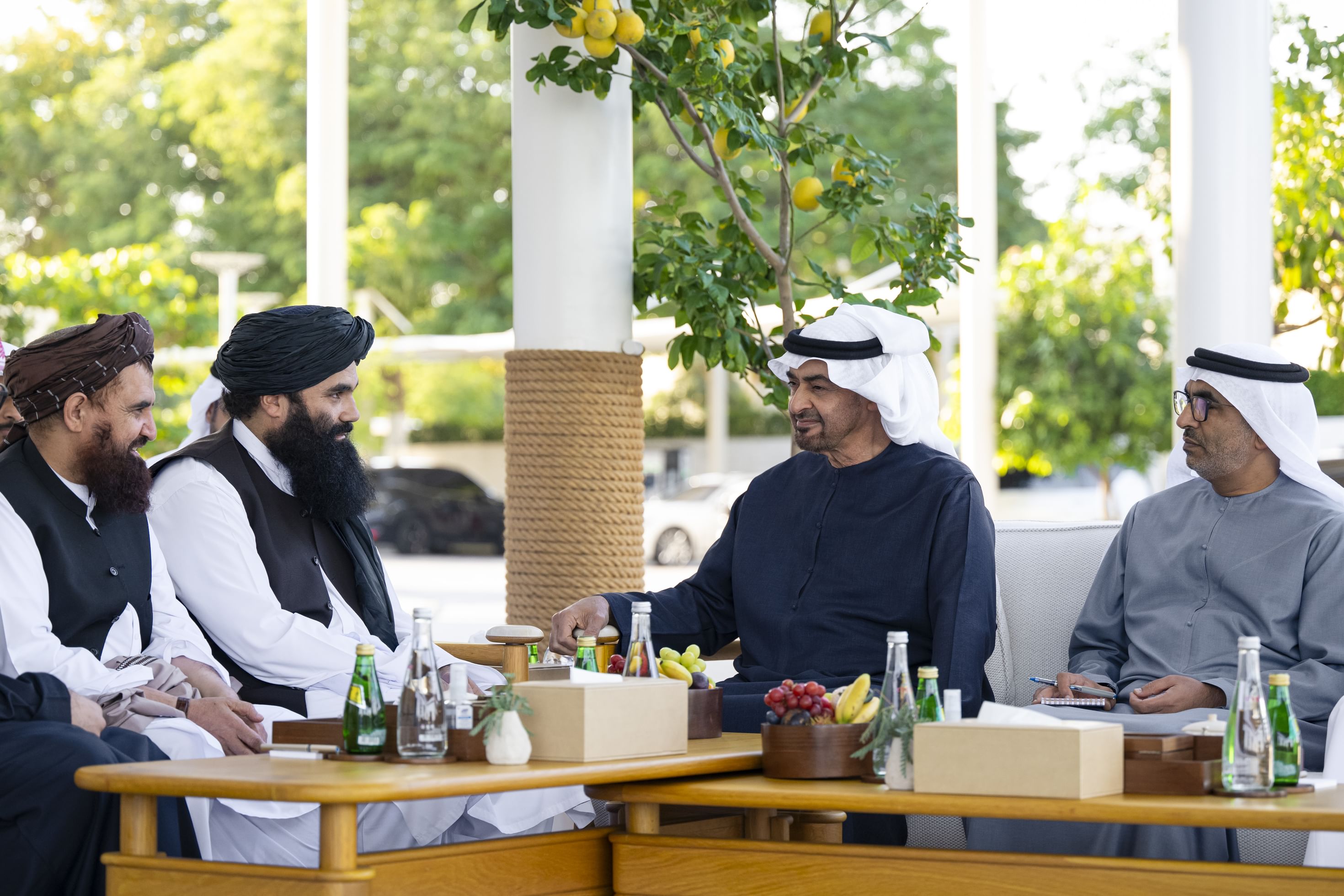 UAE President Sheikh Mohamed bin Zayed Al-Nahyan and Afghanistan’s Minister of Interior Sirajuddin Haqqani in Abu Dhabi, Jan. 21 (WAM)