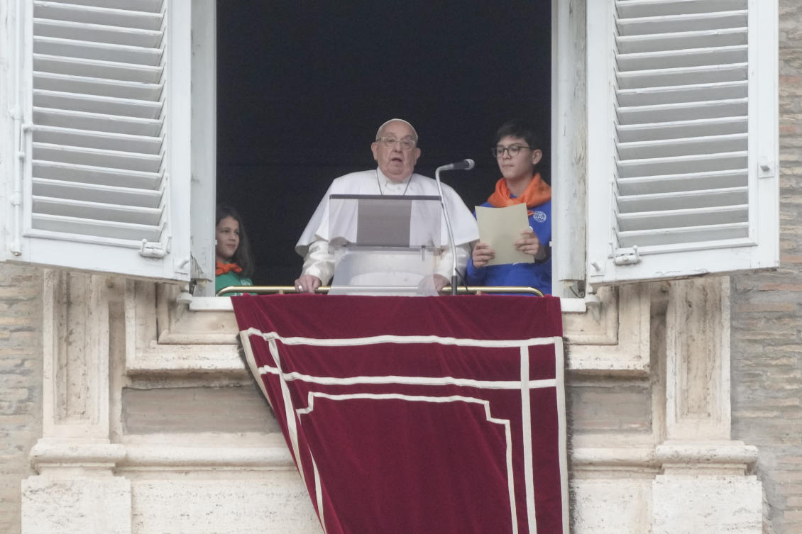 Pope Francis delivers the Angelus noon prayer in st. Peter's Square at the Vatican, Jan. 26 (AP)
