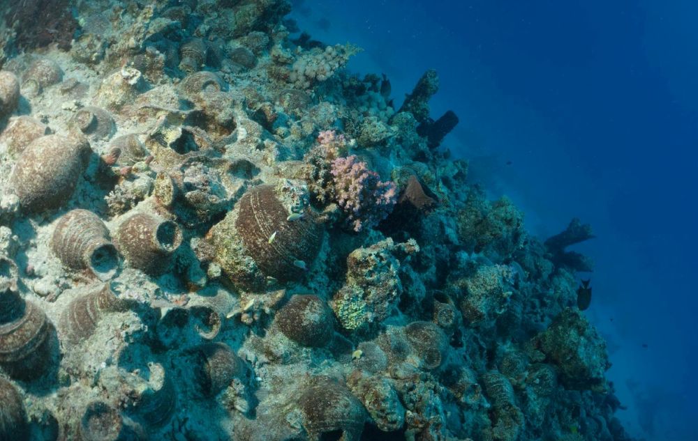 The Heritage Commission has launched the second phase of a project focused on studying underwater cultural heritage sites along the Red Sea coast. (SPA)