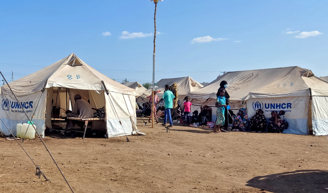 Sudanese people who fled escalating violence in the Al-Jazira state are pictured at a camp for the displaced in the eastern city of Gedaref on November 23, 2024. (AFP/File)