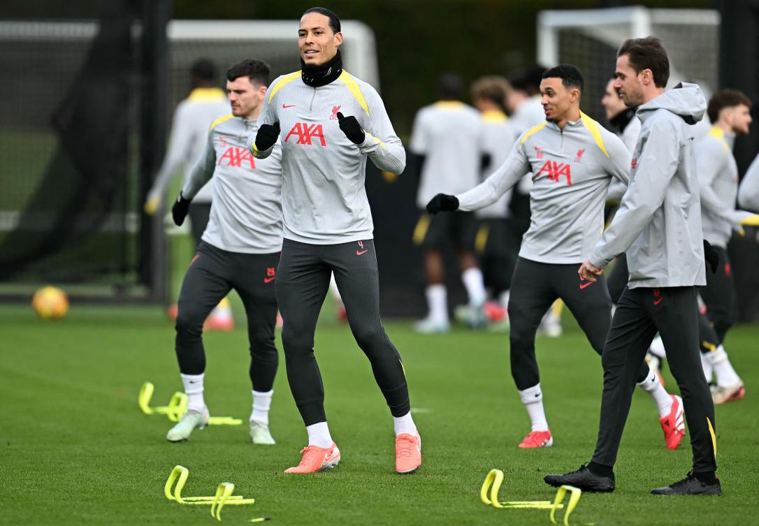 Liverpool’s Dutch defender Virgil van Dijk takes part in a training session at the team’s training ground in Liverpool, on Jan. 28, 2025, on the eve of their UEFA Champions League match against PSV Eindhoven. (AFP)