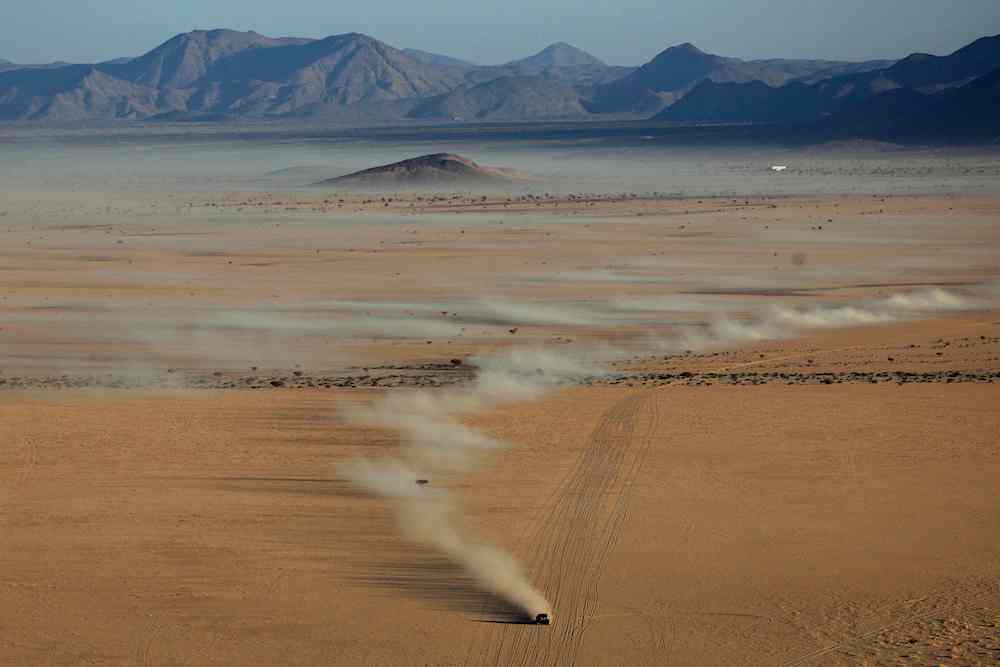 Drivers compete in Stage 2B of the 47th Dakar Rally between Bisha and Bisha on Jan. 6, 2025. (AFP)