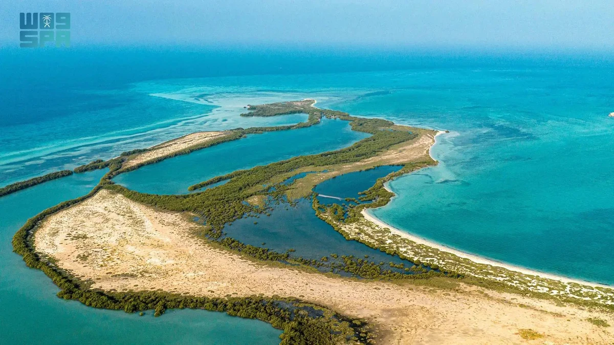 Mountain rising approximately 500 meters above sea level, Sirin offers a dazzling view of the corals and turqoise waters of the Red Sea along Makkah's coasts. (SPA)