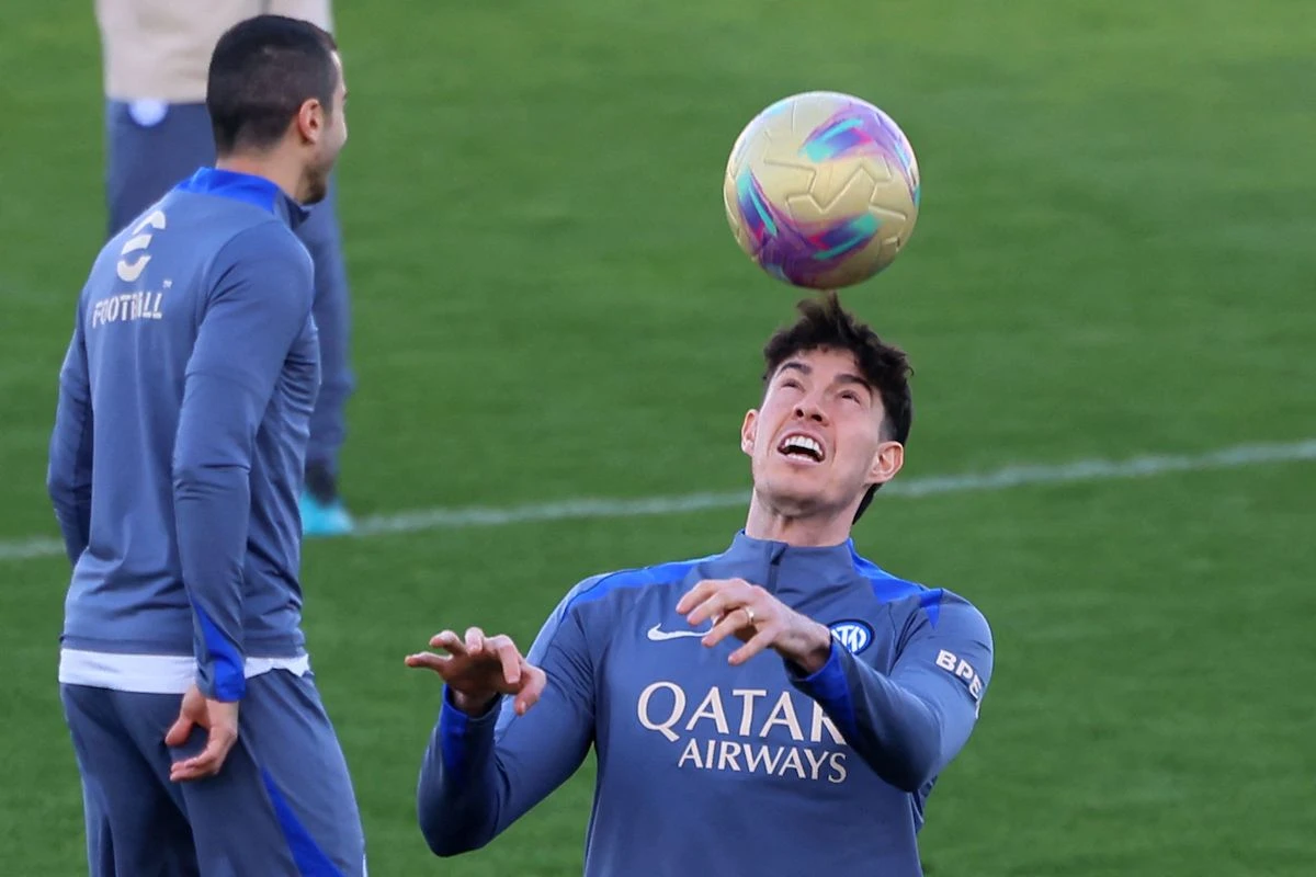 Inter Milan's Italian defender Alessandro Bastoni trains in Riyadh on Jan. 1 on the eve of their Italian Super Cup semi-final match against Atalanta. (AFP)