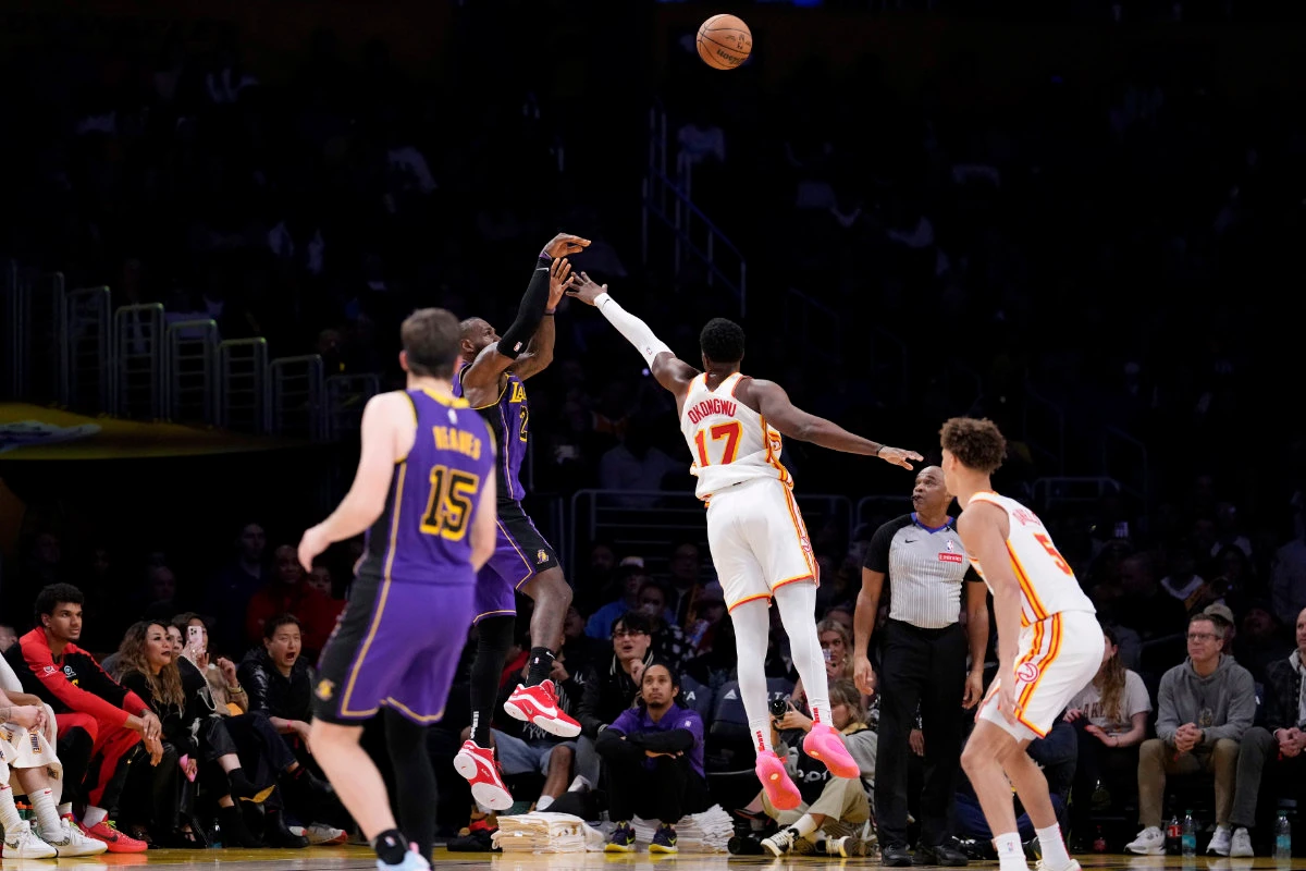 LeBron James breaks Michael Jordan’s record for 30-point games with his 563rd