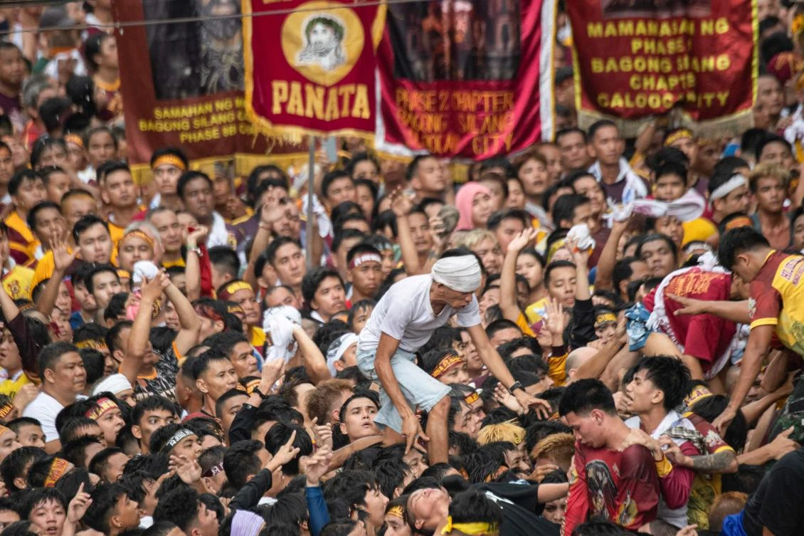 Philippine Catholic devotees mass in Manila hoping for a miracle