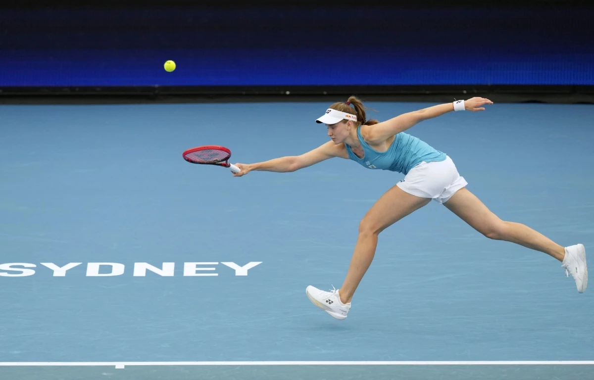 Rybakina says she disagrees with the WTA Tour’s decision to provisionally suspend her longtime coach, Stefano Vukov. (AP)