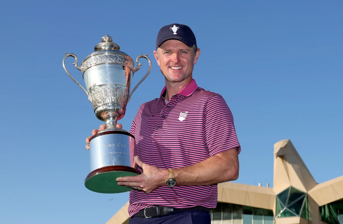 Justin Rose, Captain of Team Great Britain & Ireland poses for a photo with the trophy following the 17 – 8 victory over Continental Europe at Abu Dhabi Golf Resort (Getty Images Europe)